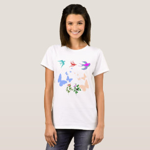 Färgglada Fåglar och Fjärilar i Flykt Harmoni T Shirt