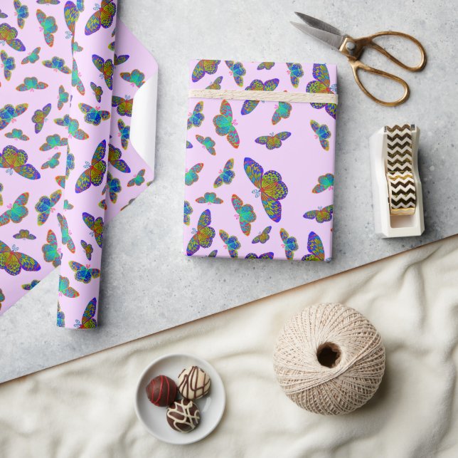 Färgglada fjärilar på baby rosa - anpassningsbar   presentpapper (Hantverk)