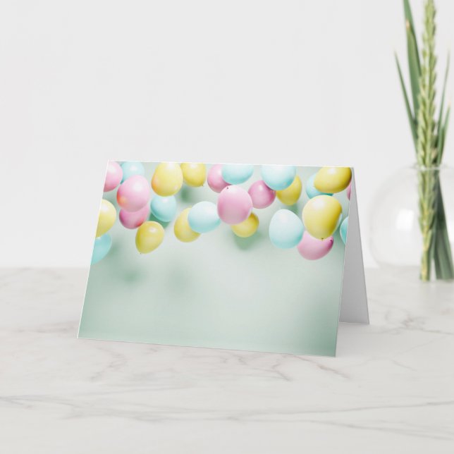 Färgglada födelsedagsballonger firande. inbjudan (Framsida)