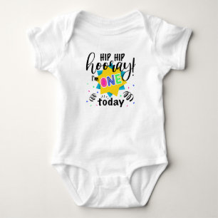 Färgglada första födelsedagsbaby tröja bodysuit