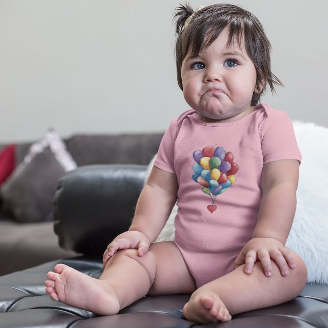 Färgglada hjärtformade ballonger t shirt (Skapare uppladdad)