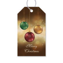Färgglada julgranskulor på gul bokeh