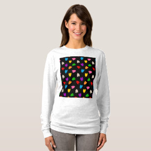 Färgglada kärlekshjärtsmönsterdesign svart t shirt