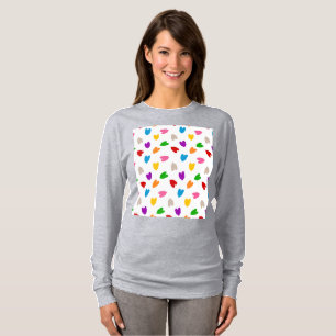 Färgglada kärlekshjärtsmönsterdesign vit t shirt
