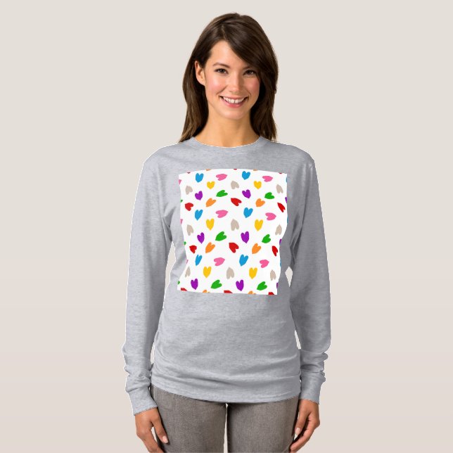 Färgglada kärlekshjärtsmönsterdesign vit  t shirt (Hel framsida)