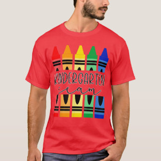 Färgglada Kritor Förskolenamn för varje elev T Shirt