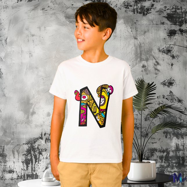Färgglada och roliga monogram N Tribal och Doodle- T Shirt (Skapare uppladdad)
