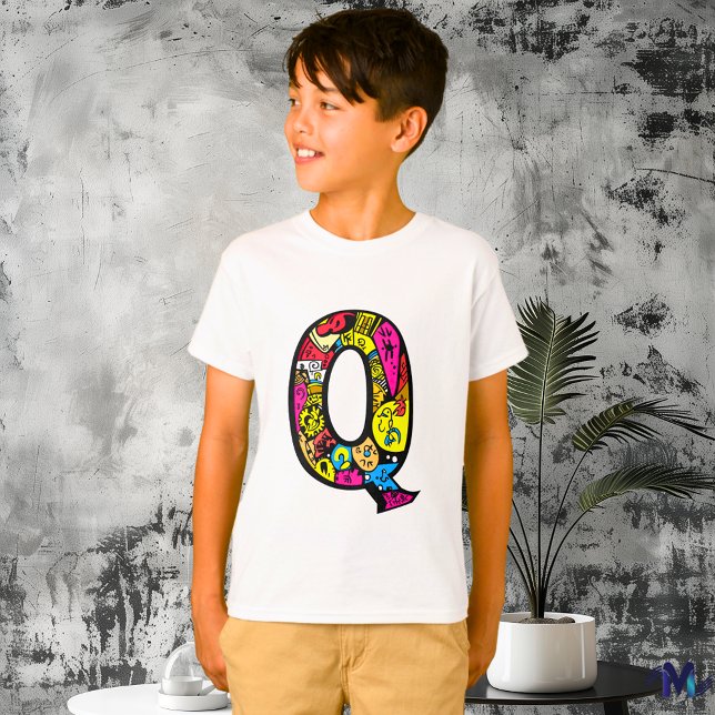 Färgglada och roliga monogram Q Tribal och Doodle- T Shirt (Skapare uppladdad)