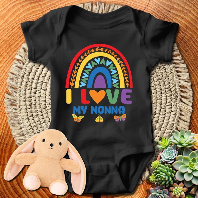 Färgglada Regnbåge Jag älskar min Nonna T Shirt (Skapare uppladdad)