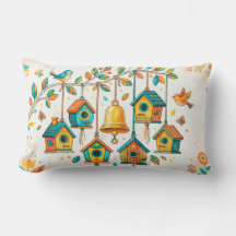 färgglada små fågelhus som hänger från en delikat 