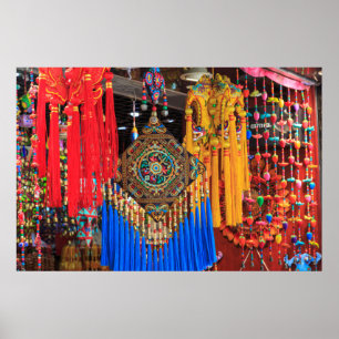 Färgglada souvenirer i en butik, Kina Poster