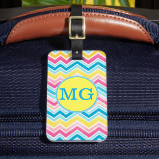 Färgglatt Chevron-mönster med monogram Bagagebricka