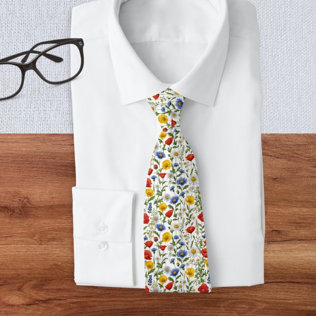 Färgglatt Vildblommotiv Elegant Sommarblomma Slips (A stylish and elegant tie with pattern of summer wildflowers in bright colors)