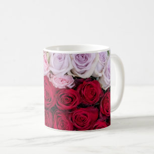 Färgglosa blandade rosor kaffemugg