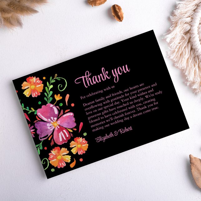Färgglott mexikanskt fiesta-bröllop tack kort (Colorful Mexican Fiesta Wedding Thank You Card on neutral boho table.)