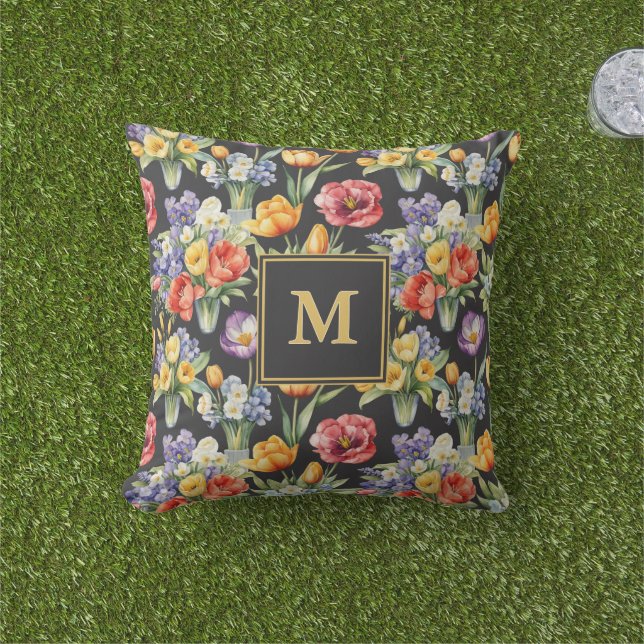 Färggranna vårblommor Monogram trädgård Kudde (Gräs)