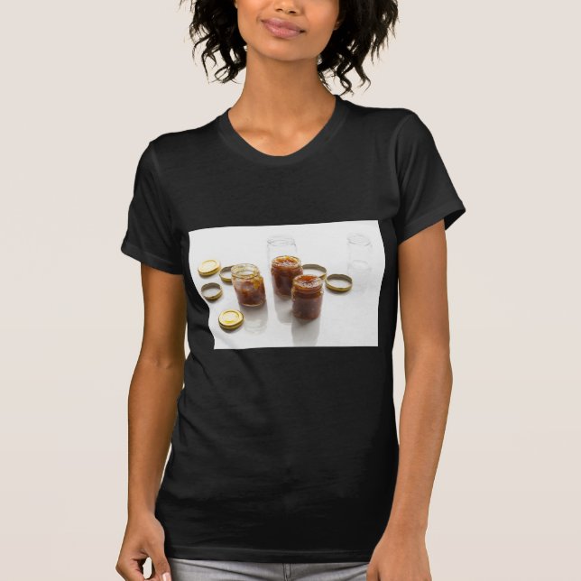Färgingredienser och beredningar av nionananas t-shirt (Framsida)