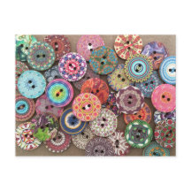 Färgkollage av färgade träknappar Foto