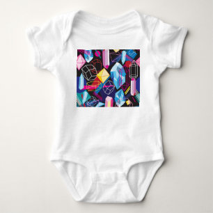 Färgkristaller, abstrakt av mörk, bakgrund t shirt