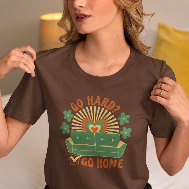 Färglös Retro-introduktion Antisocial kör hårt hem T Shirt (Skapare uppladdad)