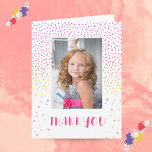 Färglös Rosa Birthday Kids Girl Photo Tack Kort<br><div class="desc">Färglös Rosa Stars Birthday Kids Girl Photo Tackto You Card. Tack för din rosa-födelsedag för dina vänner och din familj. Ladda upp fotot och anpassa kortet med ditt namn och din text inuti. Kortet har färgstarka stjärnor och fläckar. Underbart som tack för att du fick kort för flickor.</div>