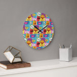 Färglös Tecknad Bok Personlig Namn Pop Art Stor Klocka<br><div class="desc">En färgstark tecknad bok popart stil-design med ditt eget namn. En söt och roligt tecknad bok var ett tema med en ljusa färger och superhjälte-aktion ord och teckning. En idealisk design för alla som i kärlek toppen utformar hjälte, tecknader, illustrationer av tecknad stil, färgfyllda symboler och popkonst! Anpassa den här...</div>