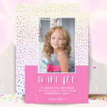 Färglöst Rosa Stars Birthday Kids Girl Photo Tack Kort<br><div class="desc">Färglös Rosa Stars Birthday Kids Girl Photo Tackto You Card. Tack för din rosa-födelsedag för dina vänner och din familj. Ladda upp fotot och anpassa kortet med ditt namn och din text. Kortet har färgstarka stjärnor och fläckar. Underbart som tack för att du fick kort för flickor.</div>