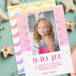 Färglöst Rosa Stars Birthday Kids Girl Photo Tack Kort<br><div class="desc">Färglös Rosa Stars Birthday Kids Girl Photo Tackto You Card. Tack för din rosa-födelsedag för dina vänner och din familj. Ladda upp fotot och anpassa kortet med ditt namn och din text. Kortet har färgstarka stjärnor och vågar. Underbart som tack för att du fick kort för flickor.</div>