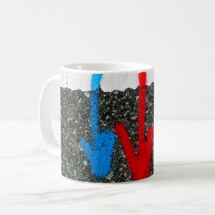 Färgmarkeringsfärg - Röda blå pilar Kaffemugg