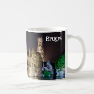 Färgning av den gamla staden Bruges och Belfry tor Kaffemugg