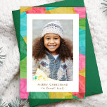 Färgpapper Lodrät julfoto Julkort<br><div class="desc">Den här roligten har ett starkt julkort med en lodrät-orienterad fotomall och en färgstark pappersdesign. Vävnadspappret är överlappande och har nästan ett avsvärjande utseende. Kortets baksida innehåller en motsvarande utformning av vävnadspapper för överlappande Julgranar. Det här spelkortet väcker en känsla av skratt och barndomsglädje i sak. *Vävnadspapper skapat uteslutande av...</div>
