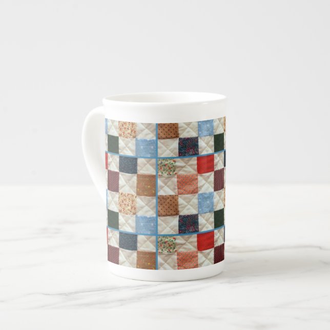 Färgpatchwork quilt mönster benporslin mugg (Framsida vänster)