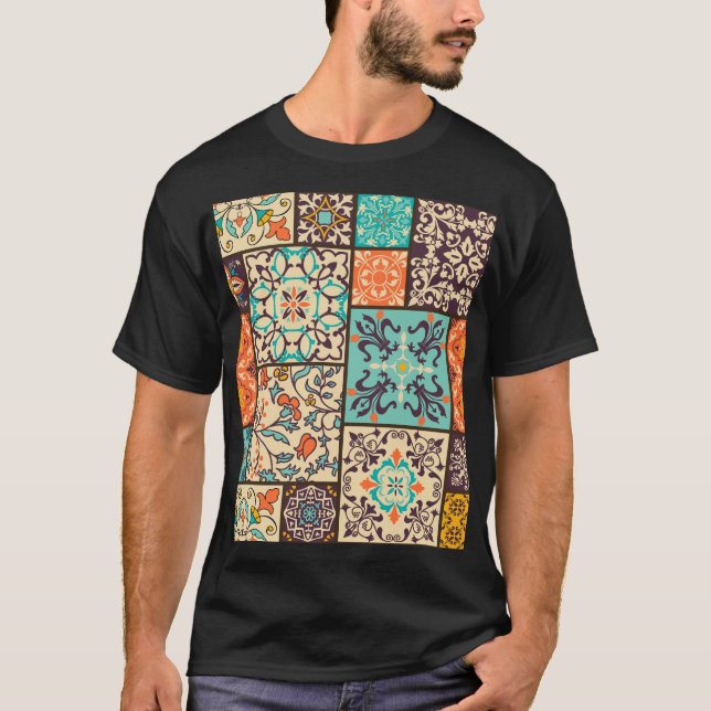Färgpatchwork Tile: Islamic Majolica Motifs T Shirt (Framsida)