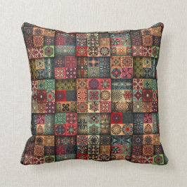 Färgrik abstrakt belägger med tegel mönsterdesign kudde