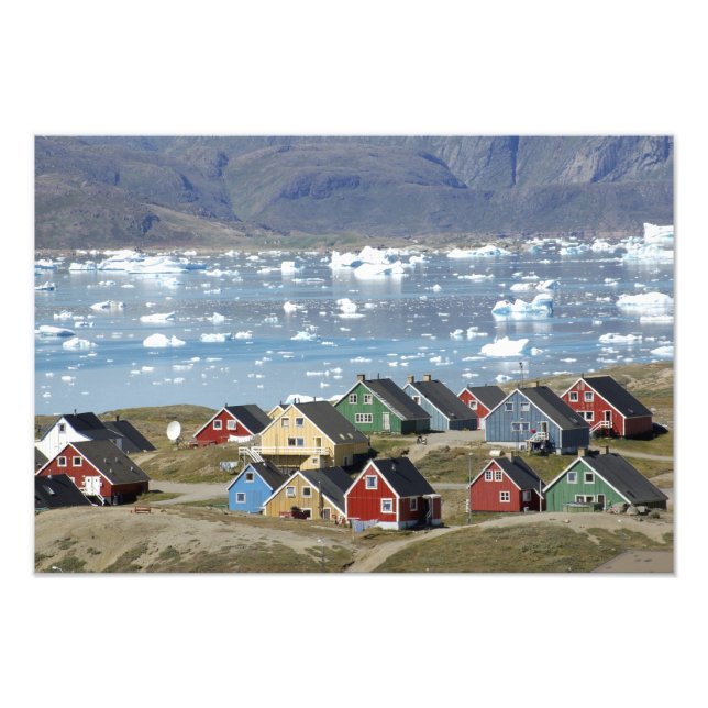 Färgrik arkitektur i staden, Narsaq, Fototryck (Framsidan)