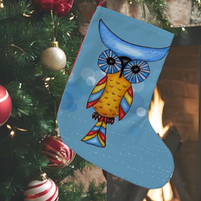 Färgrik Fantasi Whimsical Uggla Liten Julstrumpa (Fantasy abstract owl blue eyes colourful feathers on blue with circles Christmas stocking.)