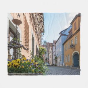 Färgrik gata i Rothenburg ob der Tauber Fleecefilt