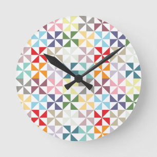 Färgrik geometrisk Pinwheel Rund Klocka