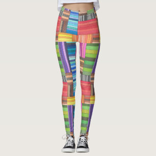 Färgrik geometrisk randig mönster i regnbåge  leggings