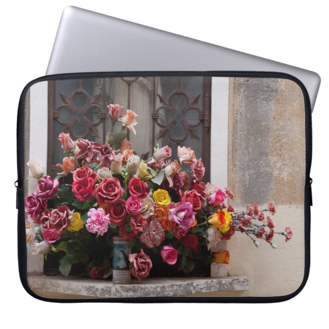 Färgrik knippe plastrosor laptop sleeve (Framsidan)