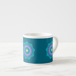 Färgrik mandala på blå bakgrund espressomugg