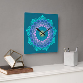 Färgrik mandala på blå bakgrund fyrkantig klocka