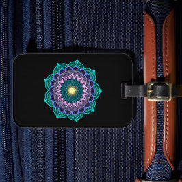 Färgrik mandala på svart bakgrund bagagebricka
