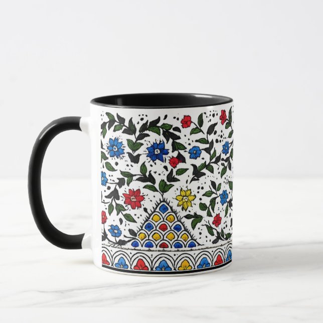 Färgrik ottoman blomsterform omslutande kaffekopp (Vänster)