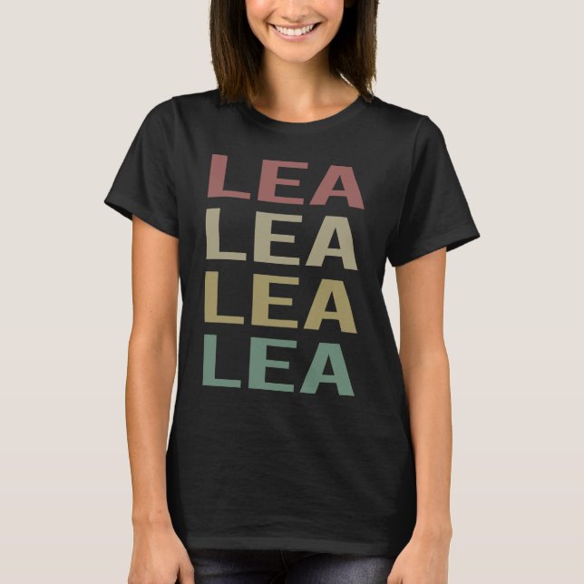Färgrik textkonst - Lea Namn T Shirt (Framsida)