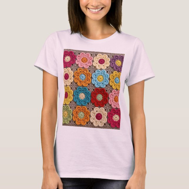Färgrik Virkad Blommönster – Handgjord Granny  T Shirt (Framsida)