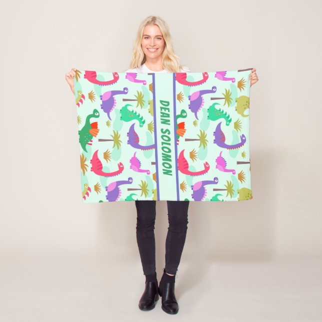 Färgrika pojkar för Dinosaursmönsterpersonlig Fleecefilt (På plats)