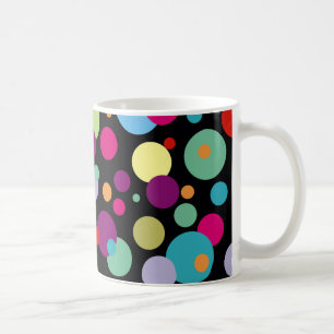 Färgrikt polka dotsmönster kaffemugg