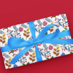 Färgstarka julsymboler mönster presentpapper<br><div class="desc">Julsymboler i ett sömlöst mönster med vit bakgrund. Färgämnen och grönt i svalg.</div>