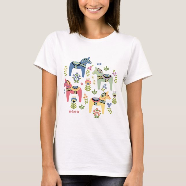 Färgstarka svenska Dala Horses T Shirt (Framsida)